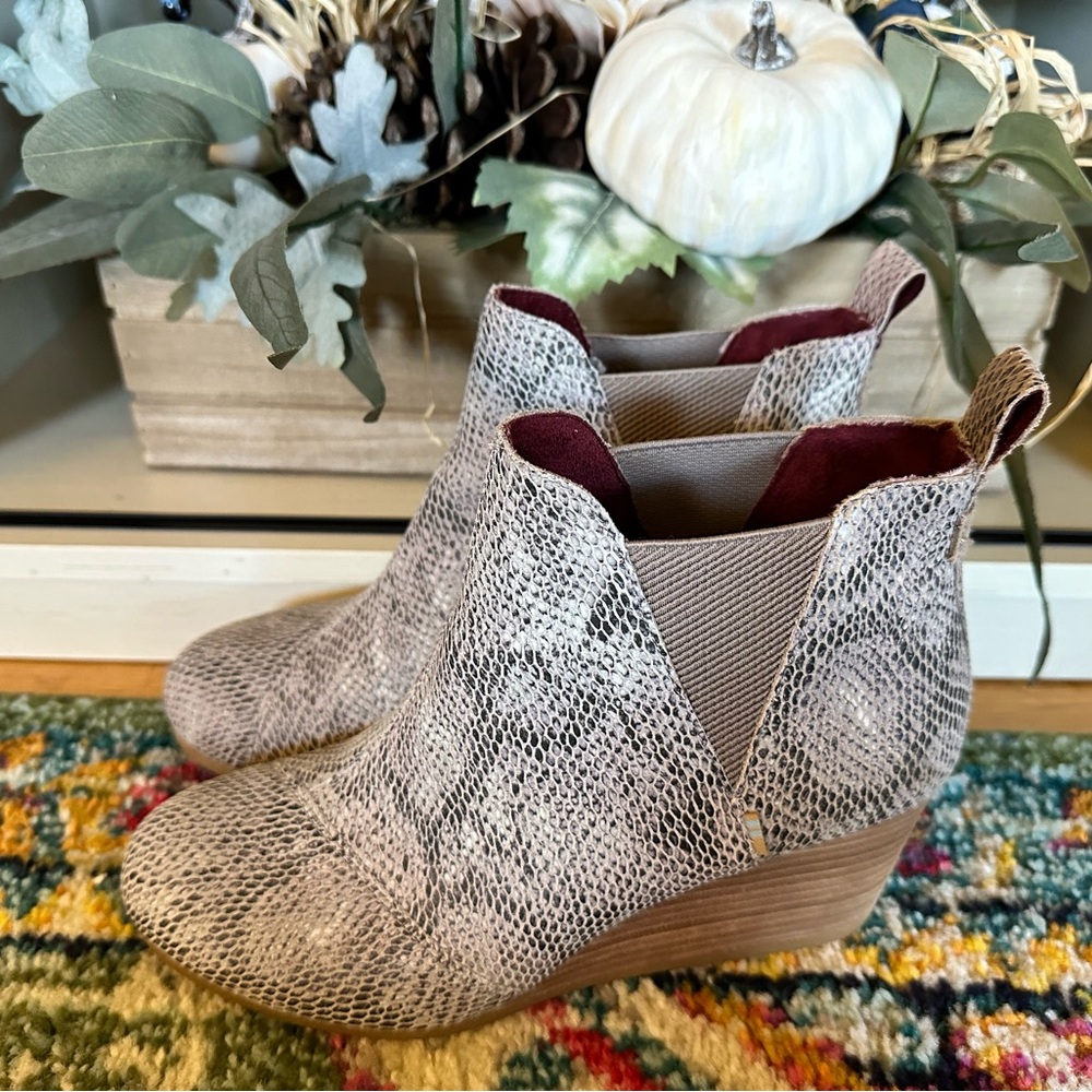 Booties - Picture 3 of 6